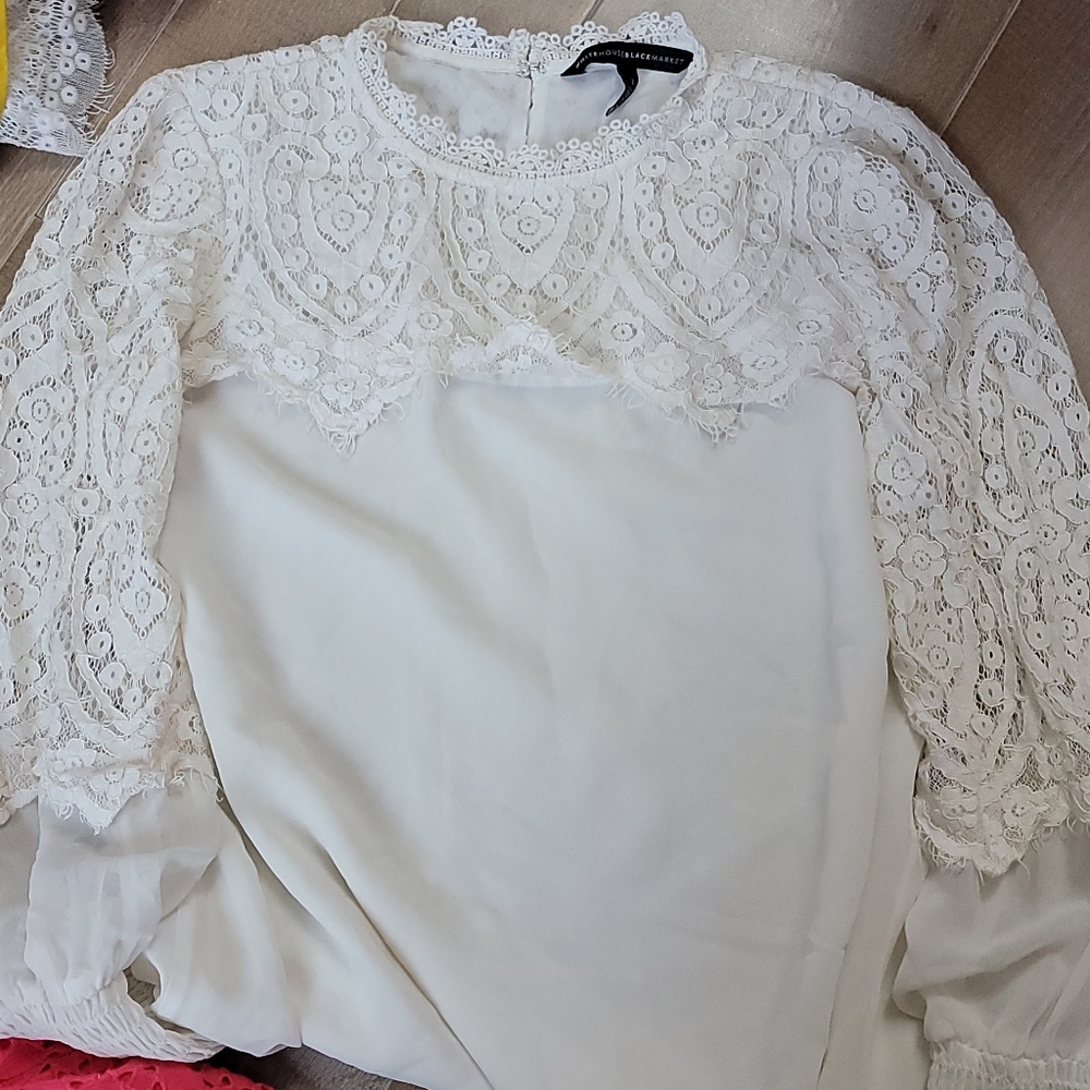 White house black market top size 2